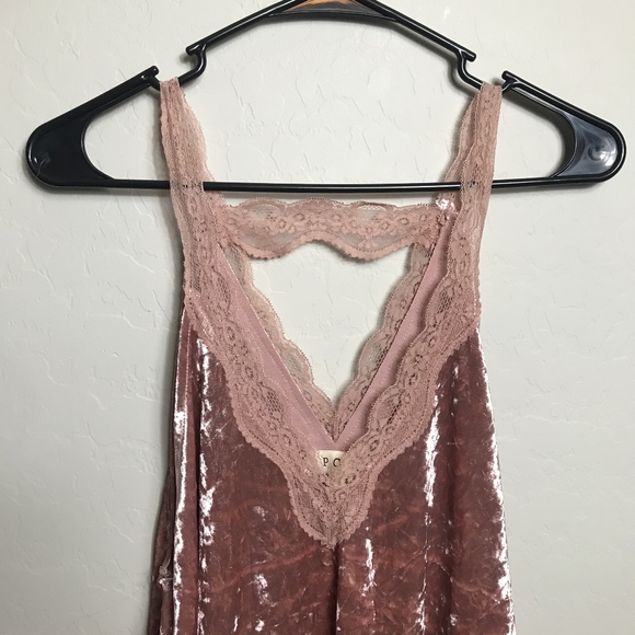 Pol Large Pink Velvet Halter Top Lace Trim - Picture 2 of 6
